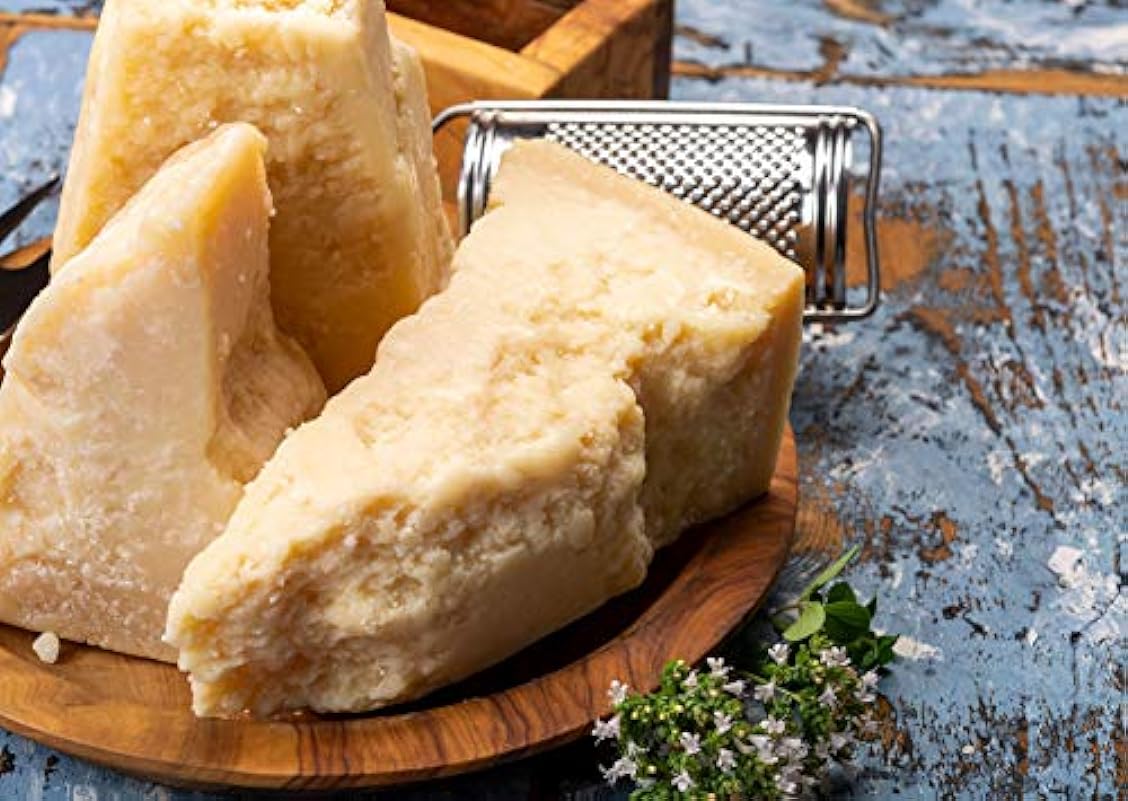 Grana Padano DOP tipico Salumi Pasini ® | Formaggio a pasta dura | minimo 10 mesi di stagionatura | 1Kg